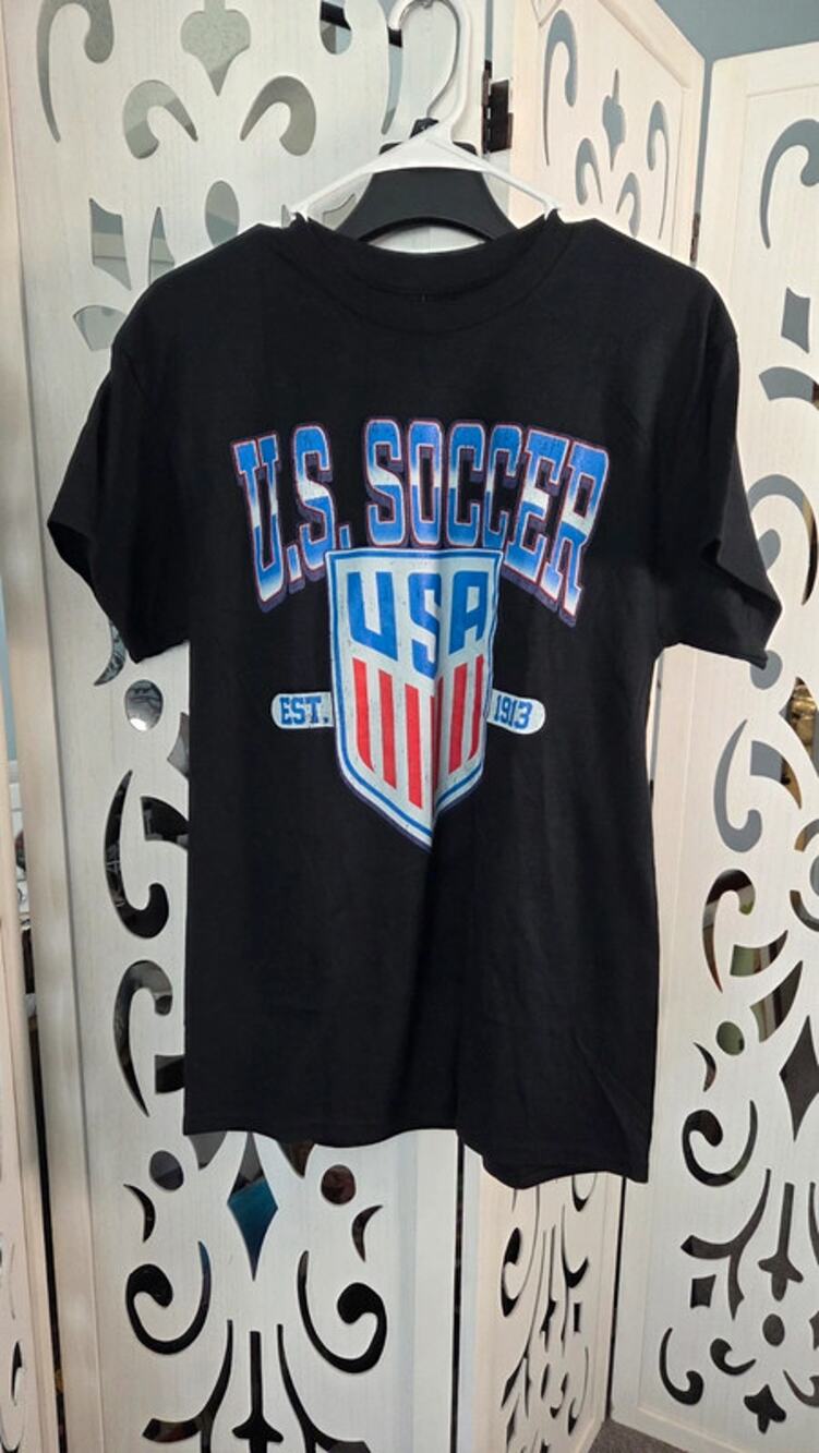 U.S. Soccer USA Shield Graphic T Shirt Adult Medium Black NWT Official Soccer